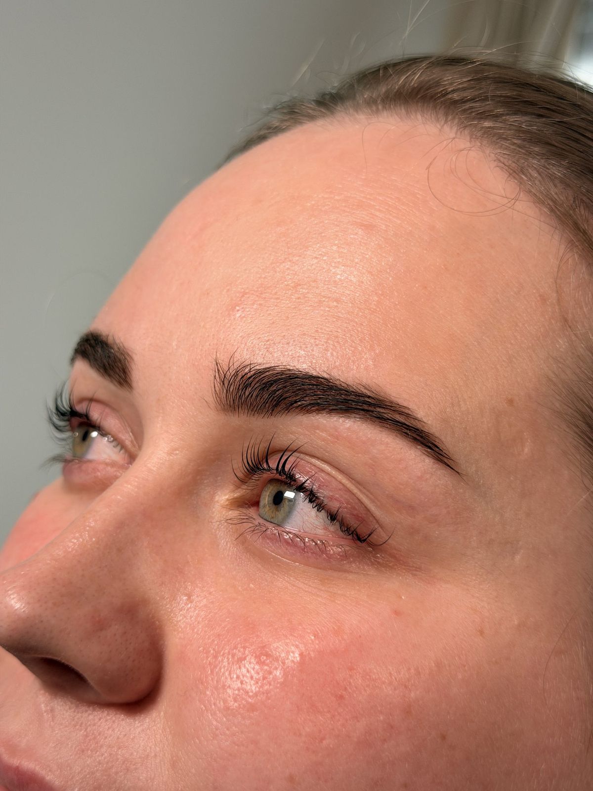 Lash lift result on light-haired client